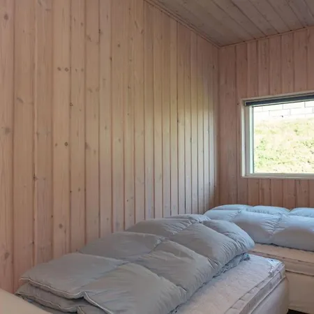 Awesome In With 3 Bedrooms And Internet