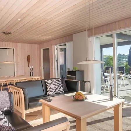 Awesome In With 3 Bedrooms And Internet Holiday home