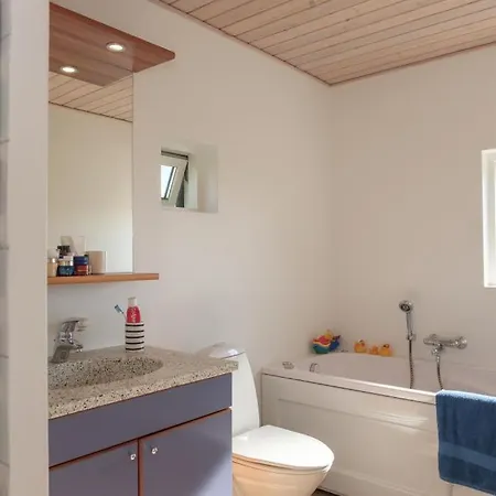 Awesome In With 3 Bedrooms And Internet Holiday home *