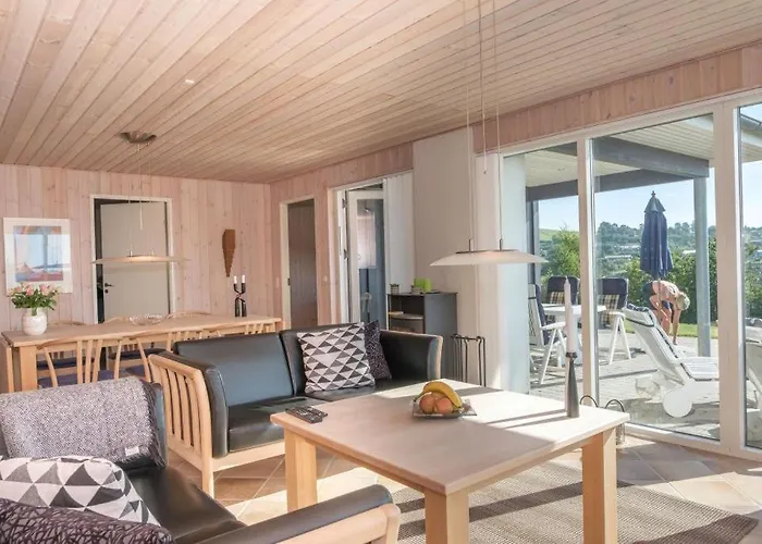 Awesome In With 3 Bedrooms And Internet Feriehus