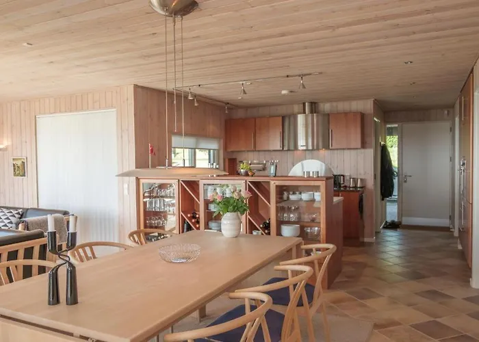 Awesome In With 3 Bedrooms And Internet Feriehus