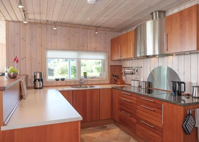 Awesome In With 3 Bedrooms And Internet